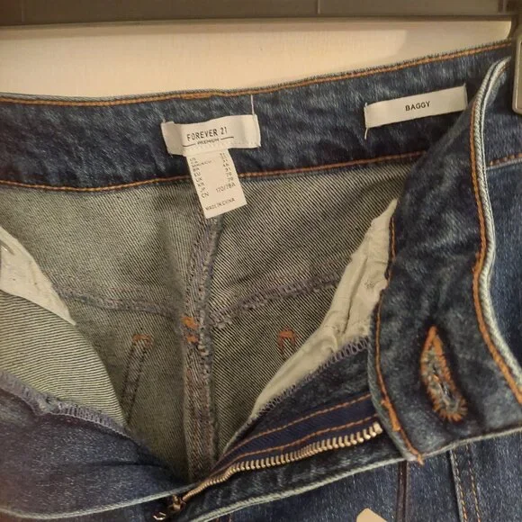 Forever 21 Forever21 Dark Denim High Waisted Barrel Jeans NWT 31 !!! - Picture 5 of 6